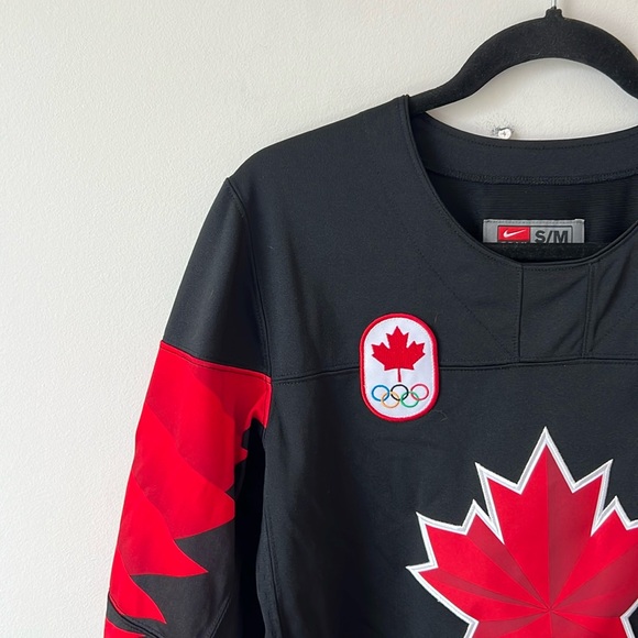 Team Canada Nike Olympic Jersey - Size S/M - Picture 3 of 12